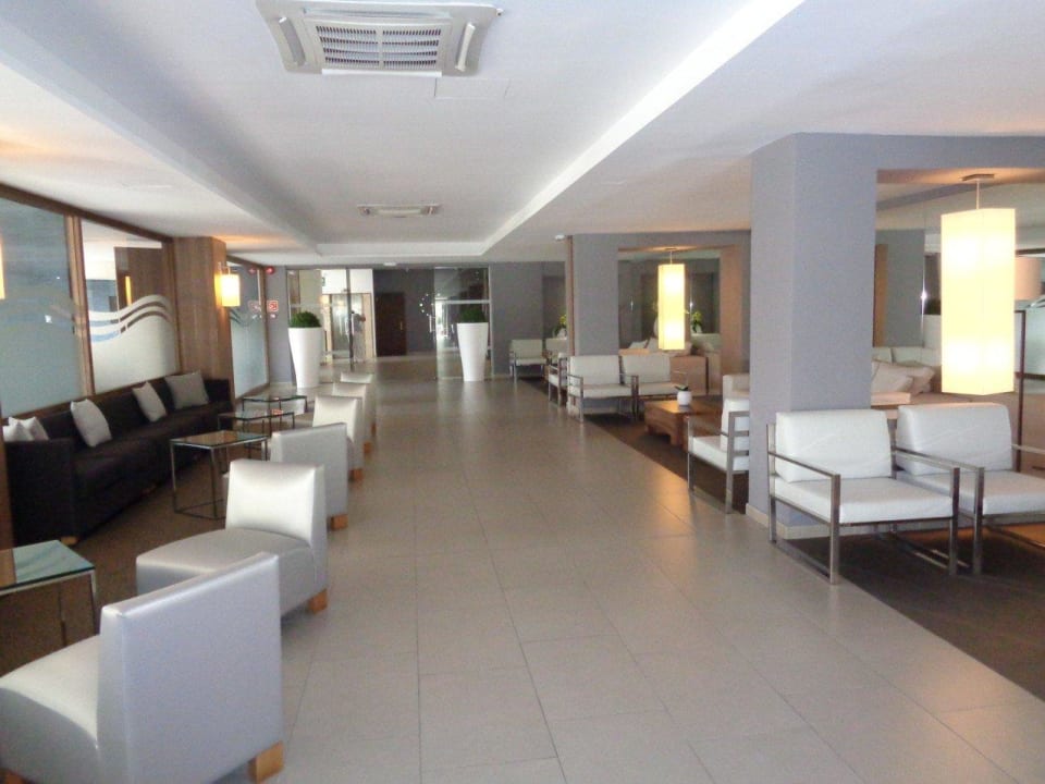 Blick in den Eingangsbereich BG Hotel Caballero