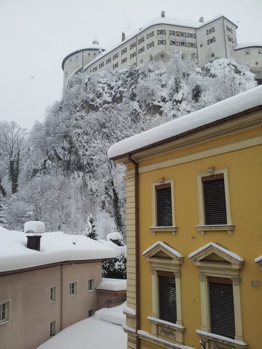 Blick von unserem Zimmer auf die Burg Hotel Goldener Löwe