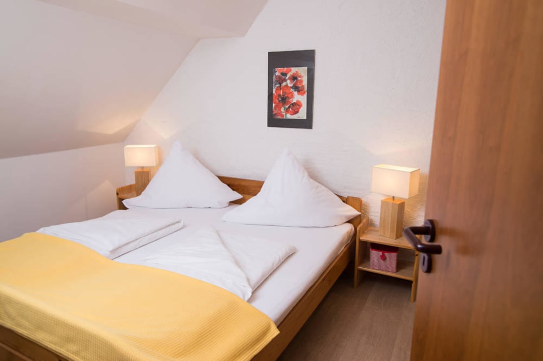 Beispielbild Schlafzimmer Ferienwohnung Typ C Ferienwohnungen Ballheim