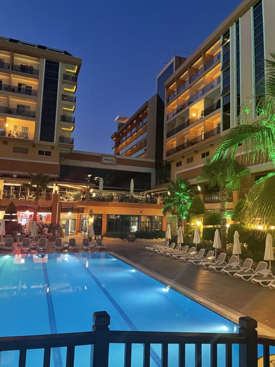 Außenansicht Dizalya Palm Garden