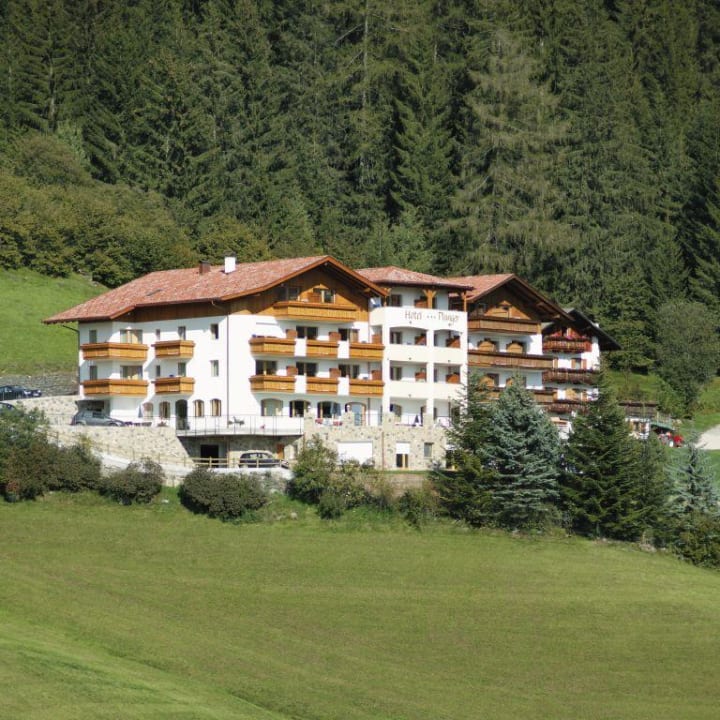 Aussenansicht Hotel Plunger