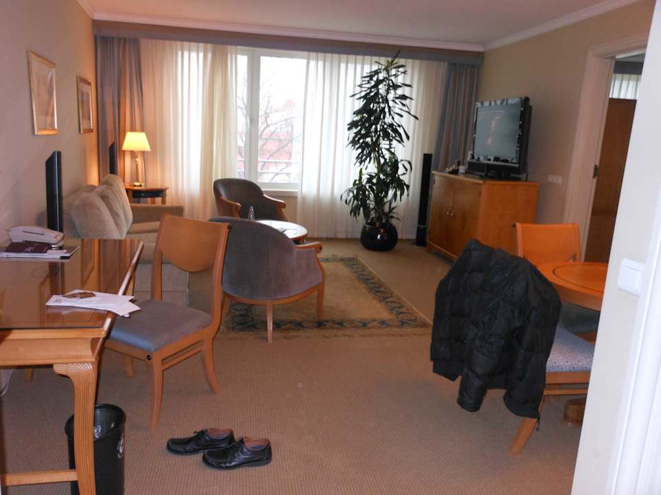 Deluxe Suite 426 - Blick ins Zimmer Sheraton Warsaw Hotel
