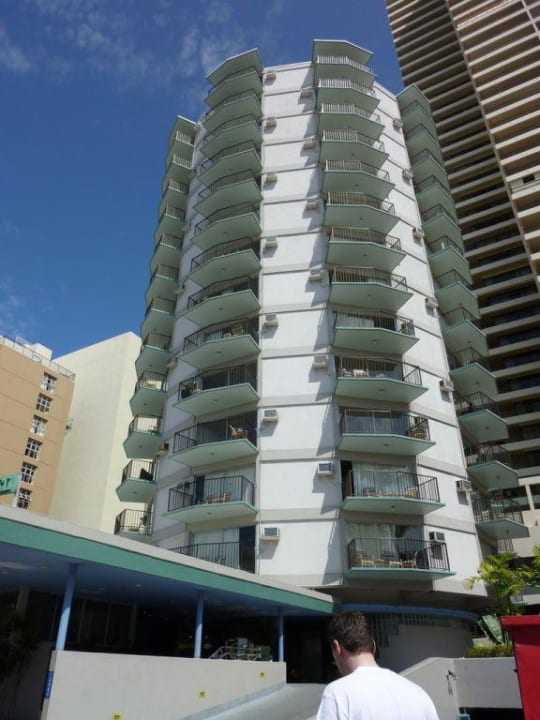 Der Zwerg unter den Riesen Hotel Aston Waikiki Circle