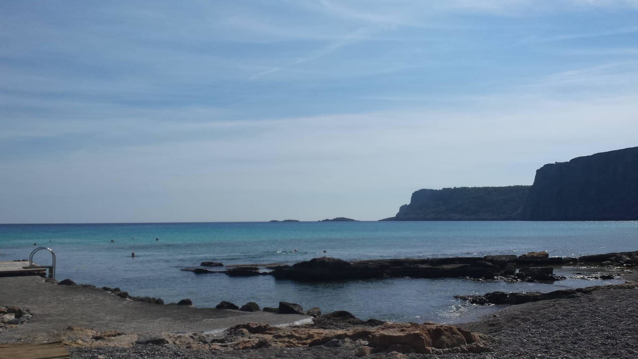 Steinig, aber glasklar Aquagrand Artistic Luxury Beach Resort - Adults only