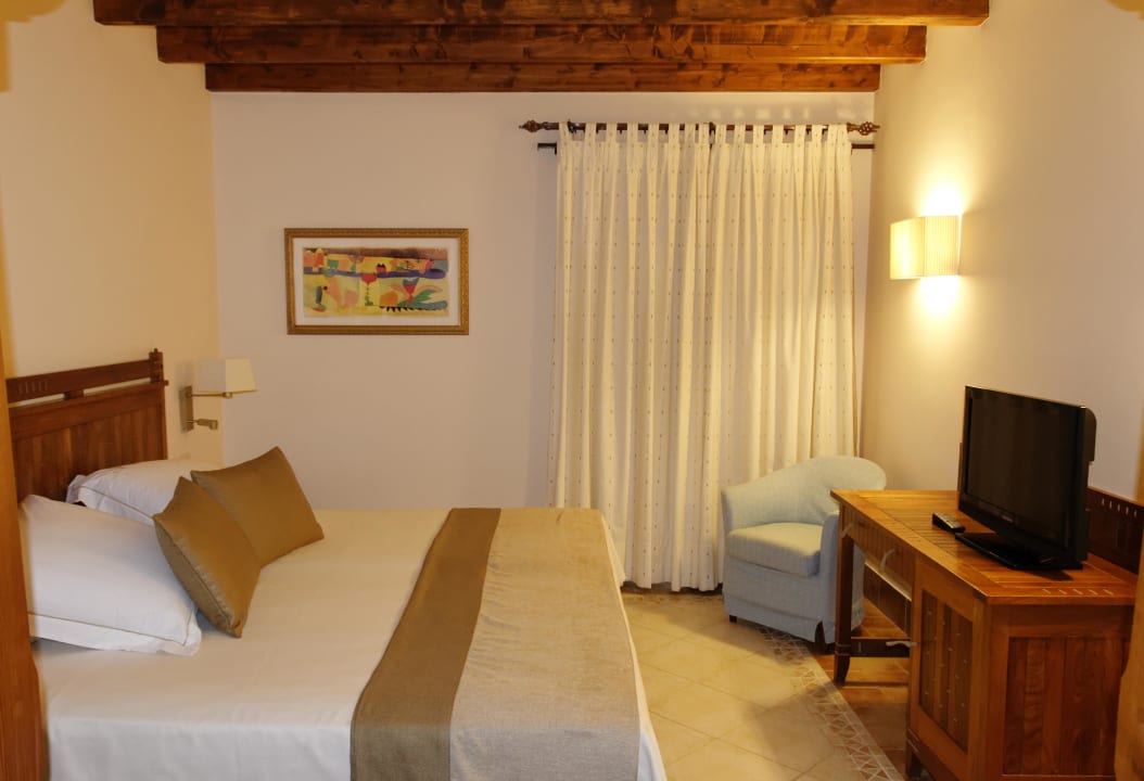 Schlafzimmer mit Sat-TV Princesa Yaiza Suite Hotel Resort