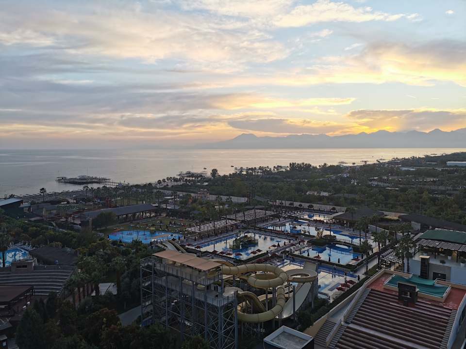 Außenansicht Saturn Palace Resort Hotel