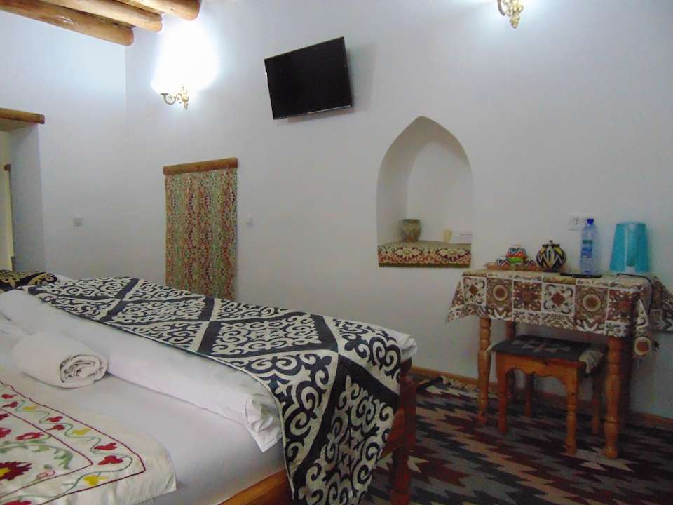 Zimmer Madrasah Polvon-Qori Boutique