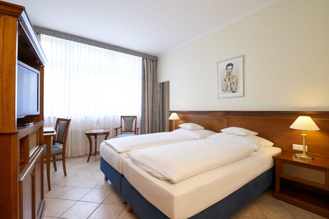 Zimmer Hollywood Media Hotel