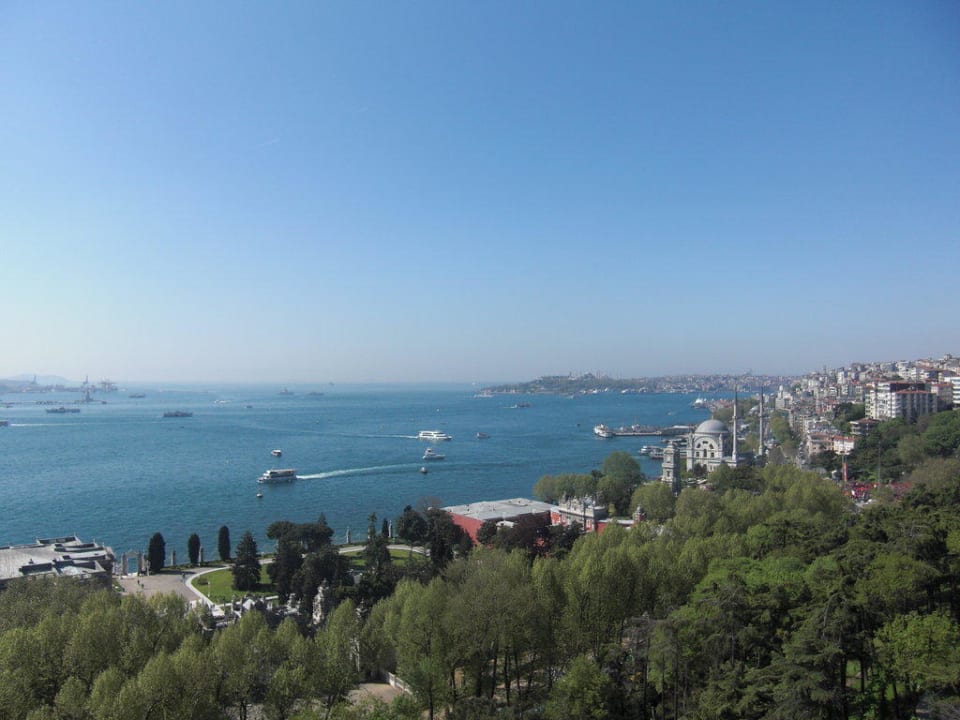 Ausblick vom Zimmer aus auf den Bosphorus Hotel Swissôtel The Bosphorus