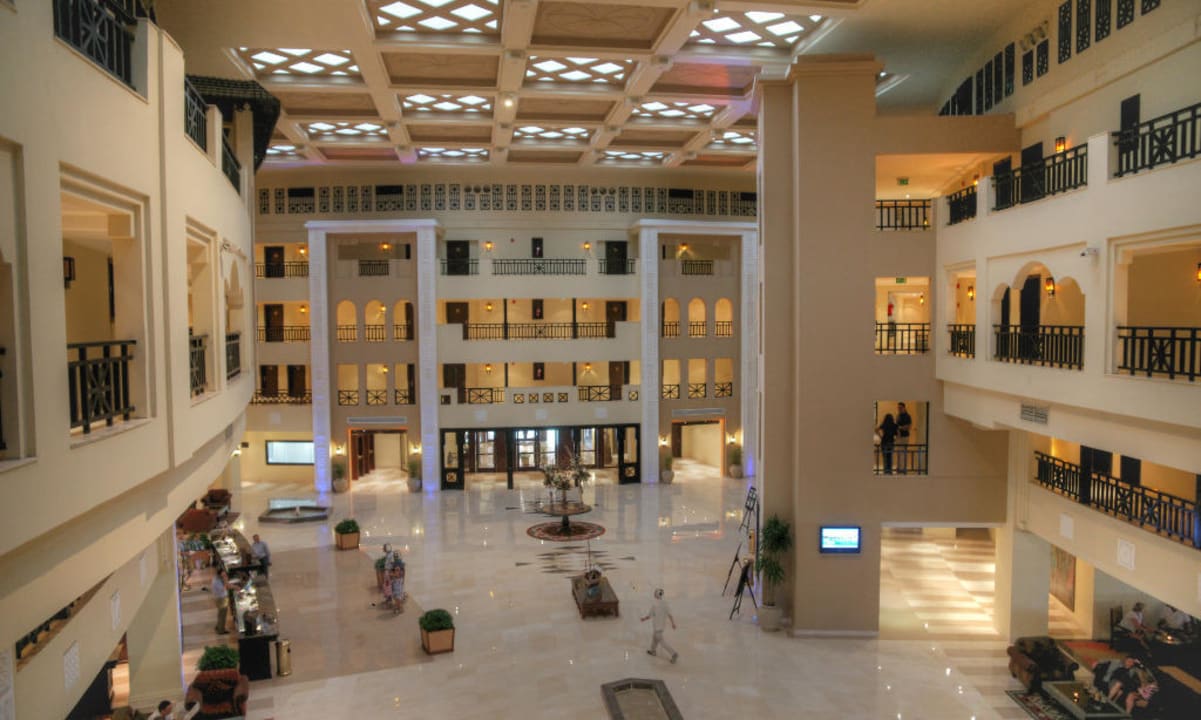 In der Lobby Steigenberger ALDAU Beach Hotel