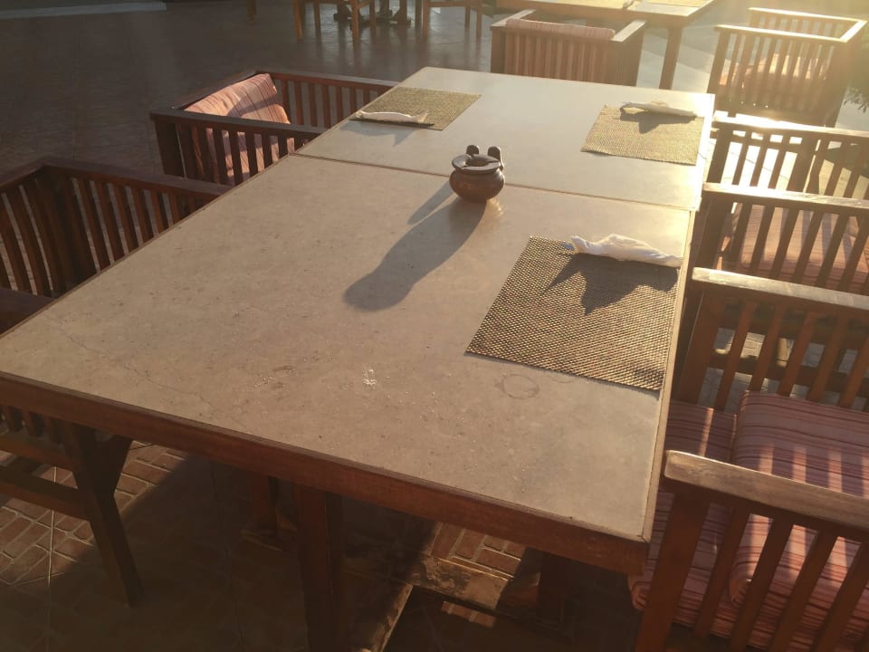 Frisch eingedeckt auf altem Dreck von gestern Aben Stella Beach Resort & Spa Makadi Bay