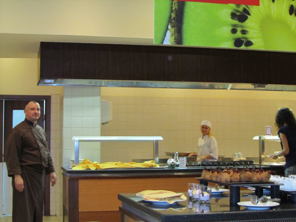 Küchenchef am Buffet Sol Luna Bay