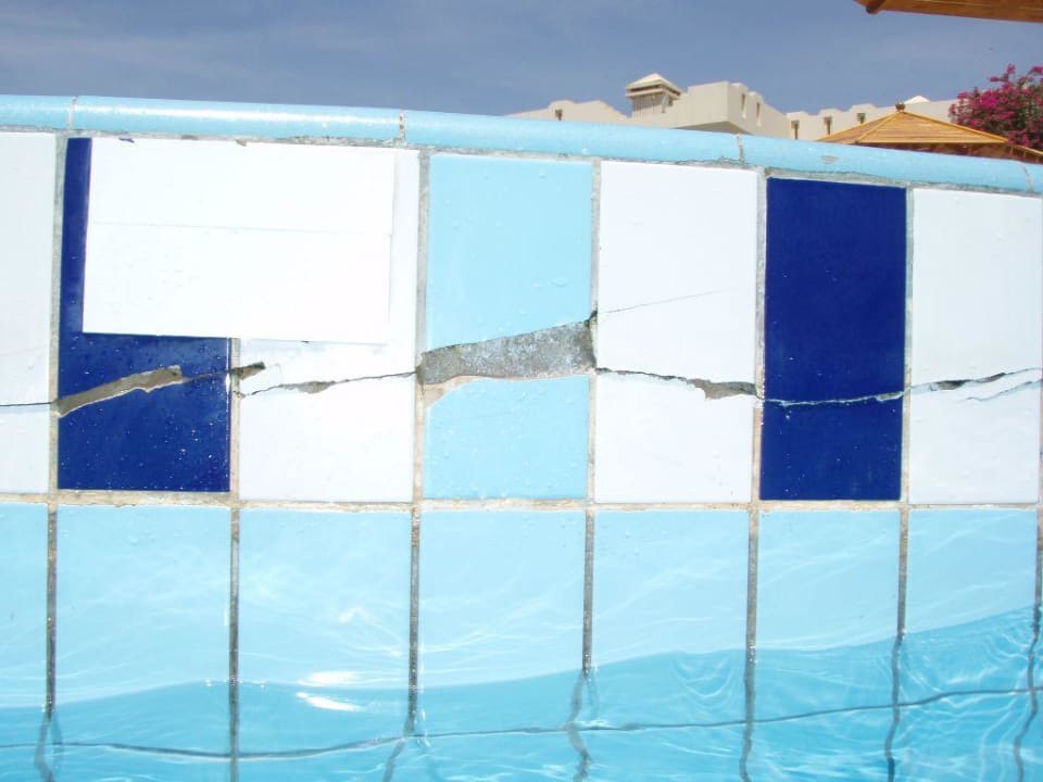 nichts besonders toll Charmillion Club Resort