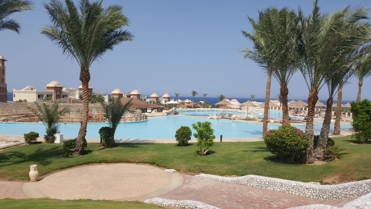 Pool Serenity Alpha Beach