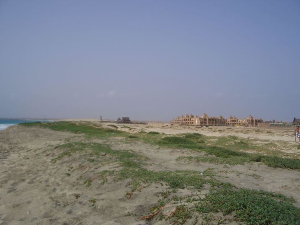 Strandbar und Hotel vom Strand aus Hotel Riu Funana