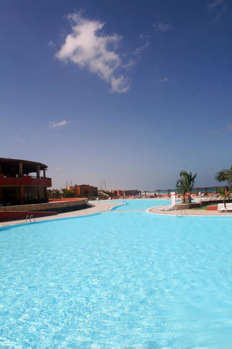 Pool  Occidental Boa Vista Beach