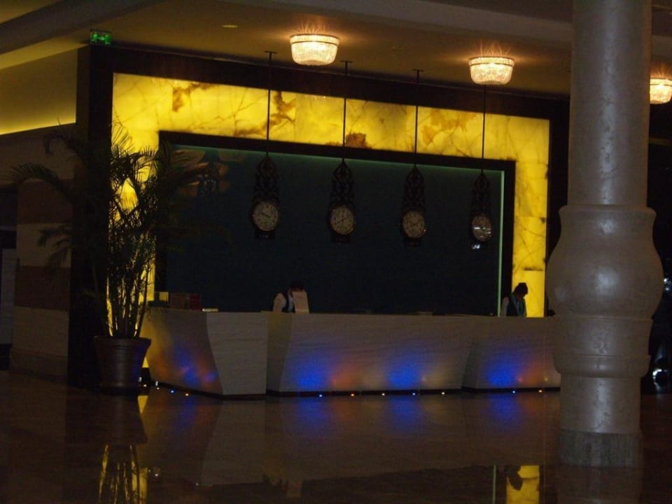 Die freundlichen Damen der Rezeption Paloma Pasha