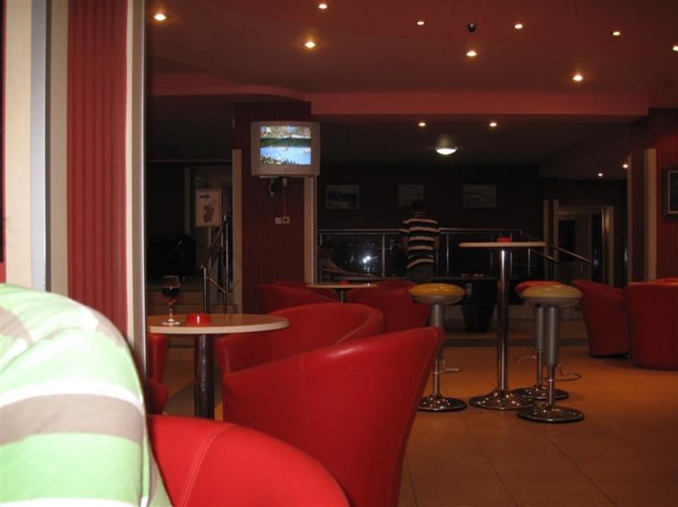 Lobby mit Fernseher Hotel Baikal