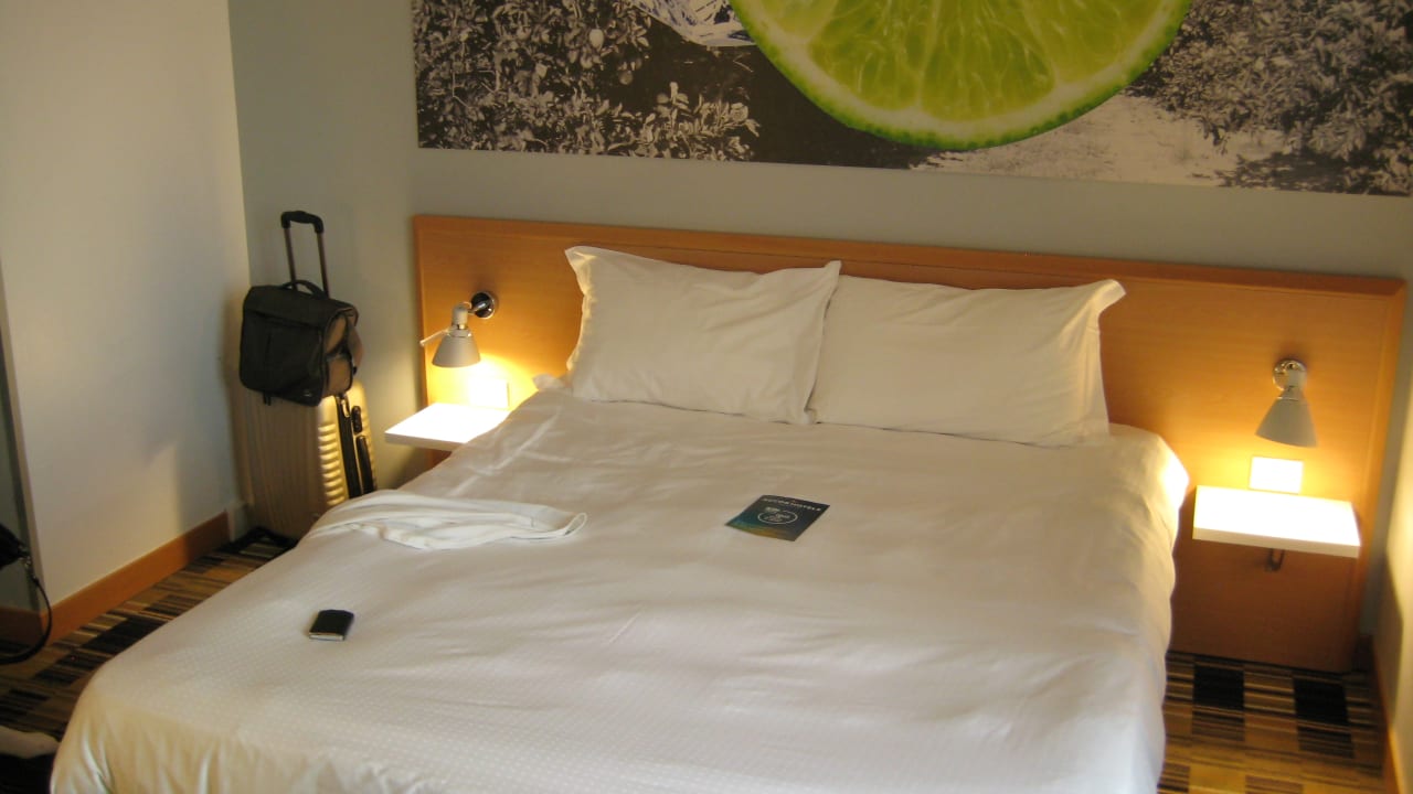 Zimmer Ibis Styles Napoli Garibaldi