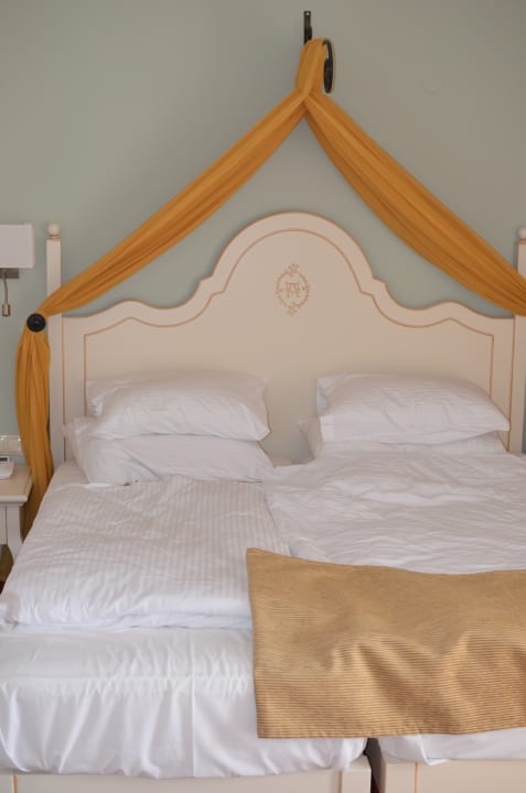 Zimmer Alexander Beach Hotel & Village Resort