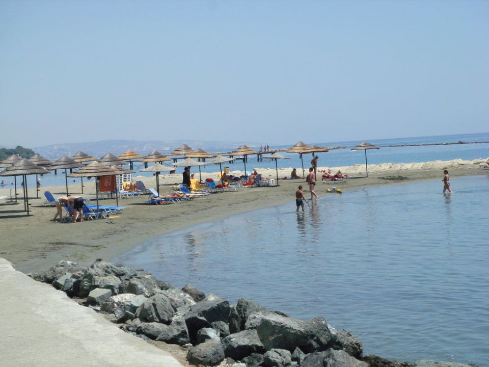 Meeresbucht vor dem Hotel Crowne Plaza Hotel Limassol