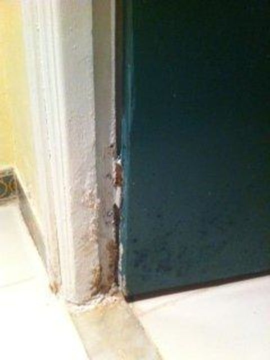 Türe zum Badezimmer The Ksar Djerba Charming Hotel & SPA