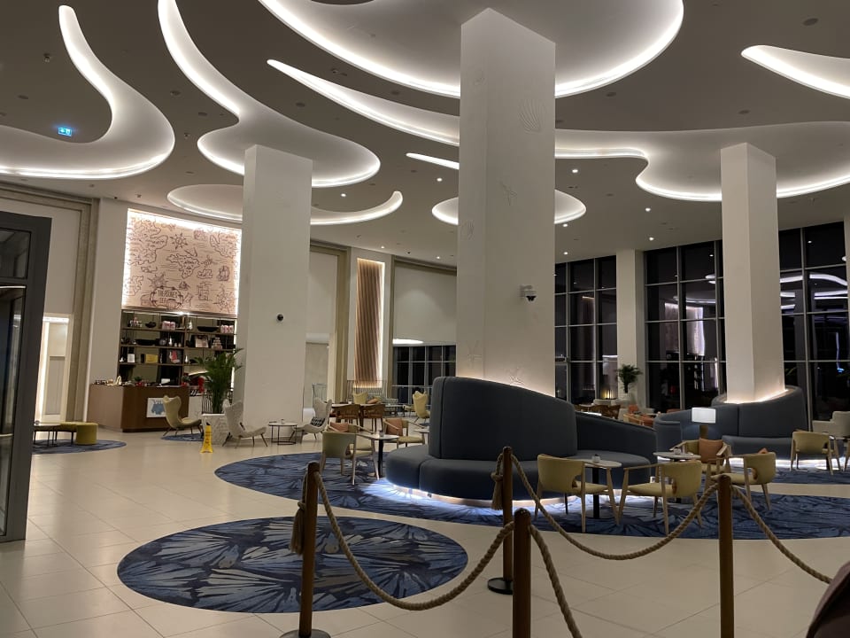 Lobby Centara Mirage Beach Resort Dubai - A World of Family Fun