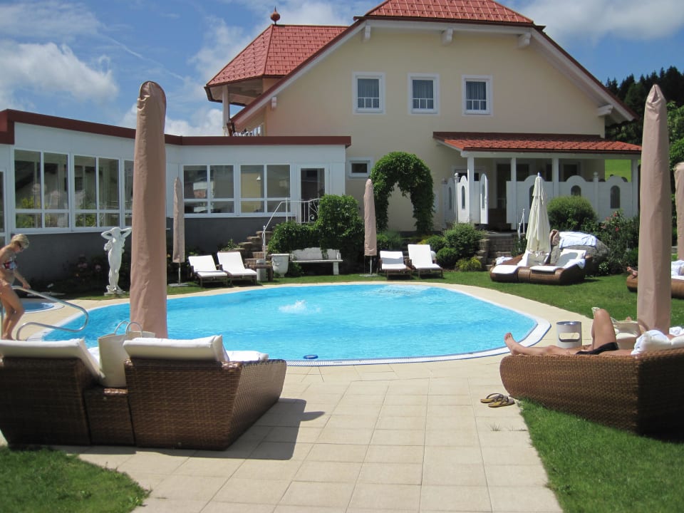 Außenpool Bergergut - Das Genießerhotel für Paare