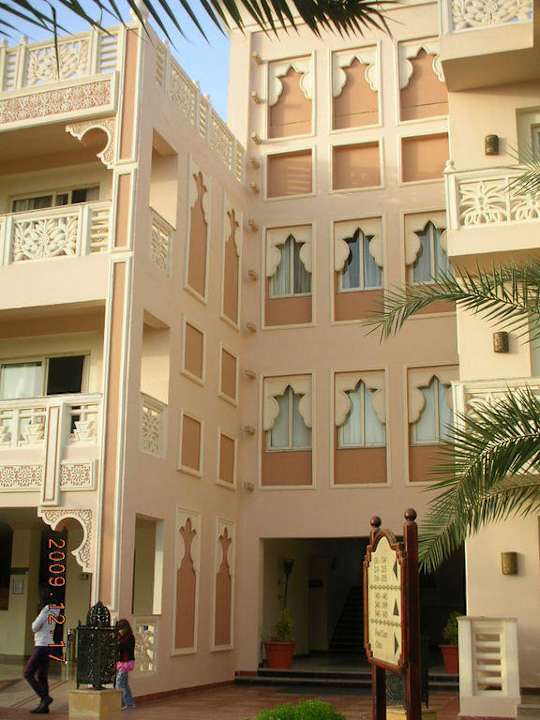 Von Außen die Zimmer mit Balkon Pickalbatros Palace Resort