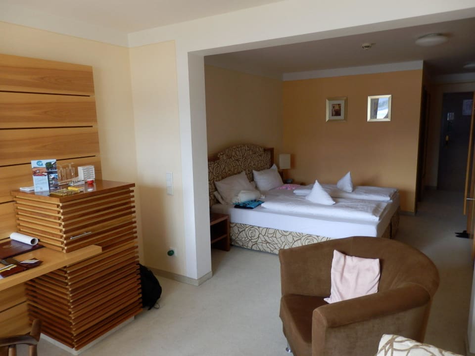 Schönes geräumiges Zimmer Hotel Geiger