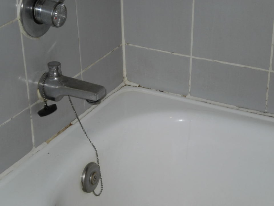 Dreckiges Badezimmer & Schimmel Pinnacle Lumpinee Park Hotel