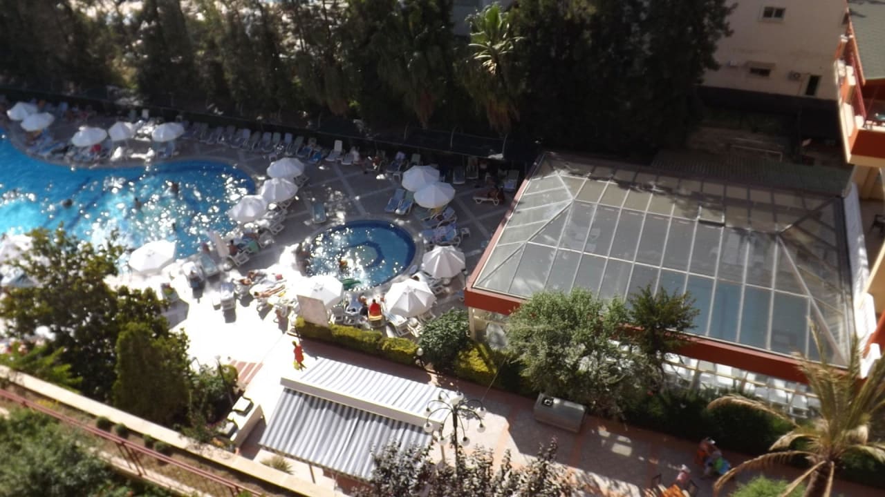 Вид с балкона на бассейны  Holiday Park Resort