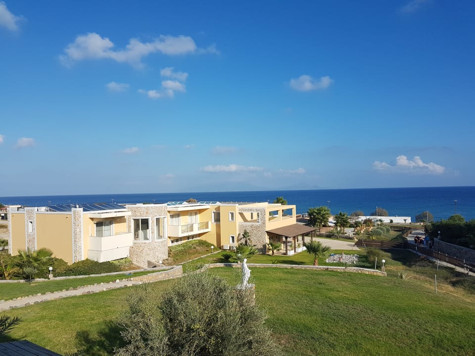 Gartenanlage Grand Blue Beach Hotel