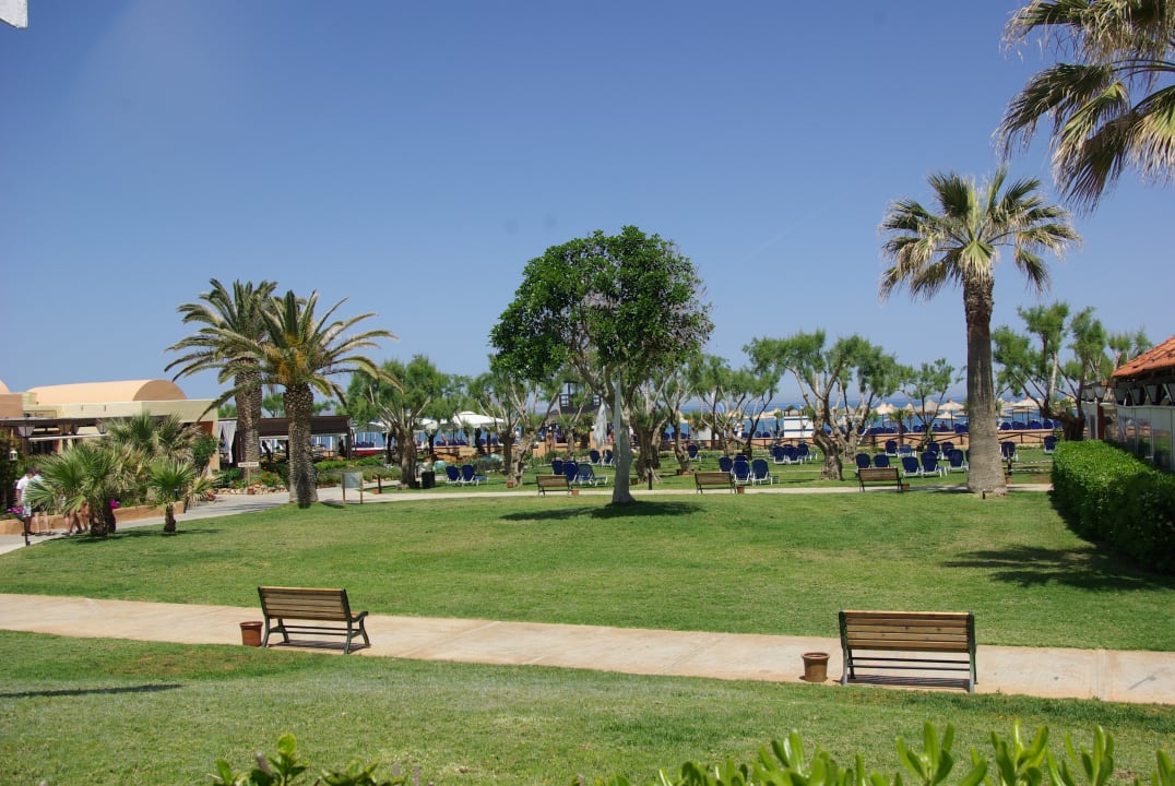 Gartenanlage Anissa Beach & Village