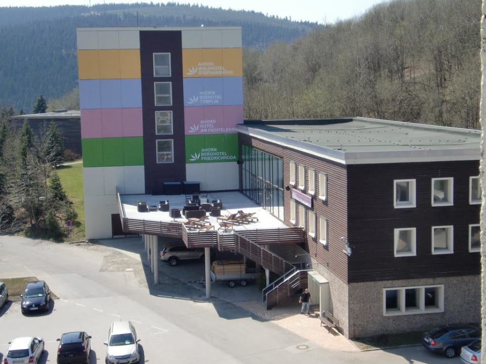 Sonnenterarsse am Schwimmbad AHORN Hotel Am Fichtelberg