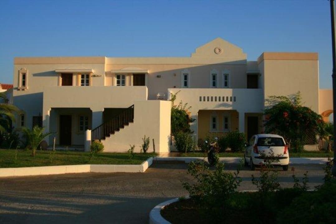 Blick auf die Suiten Atlantica Marmari Beach