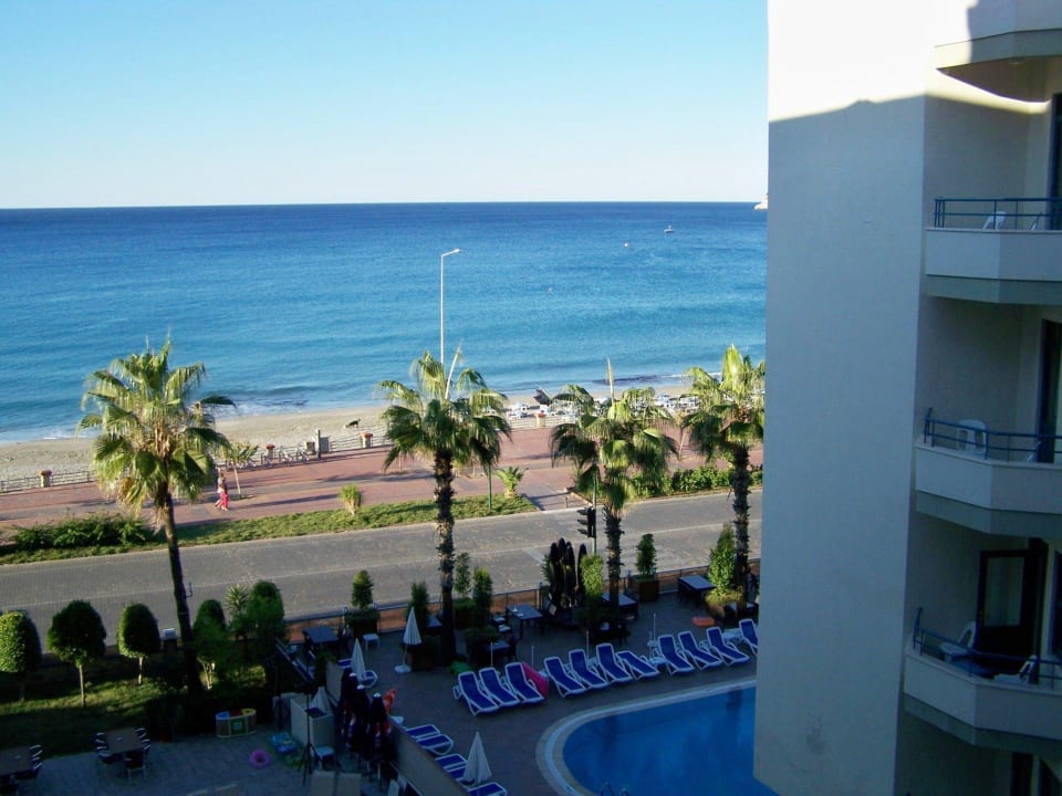 Pohled z balkonu Monart City Hotel
