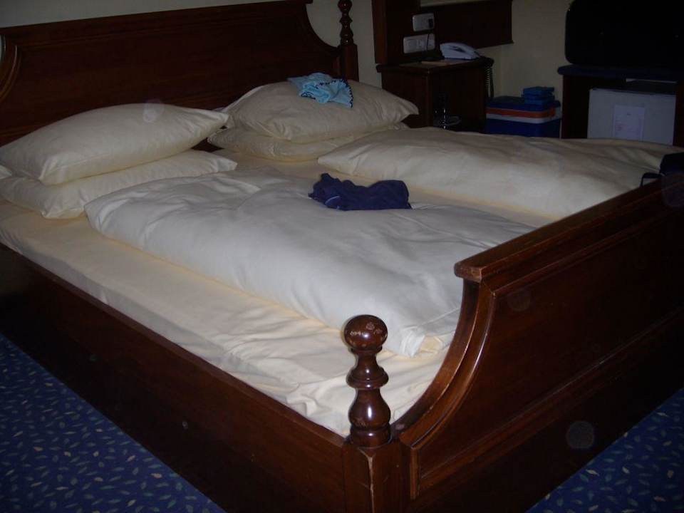 Bett im Haupthaus Hotel König Ludwig II