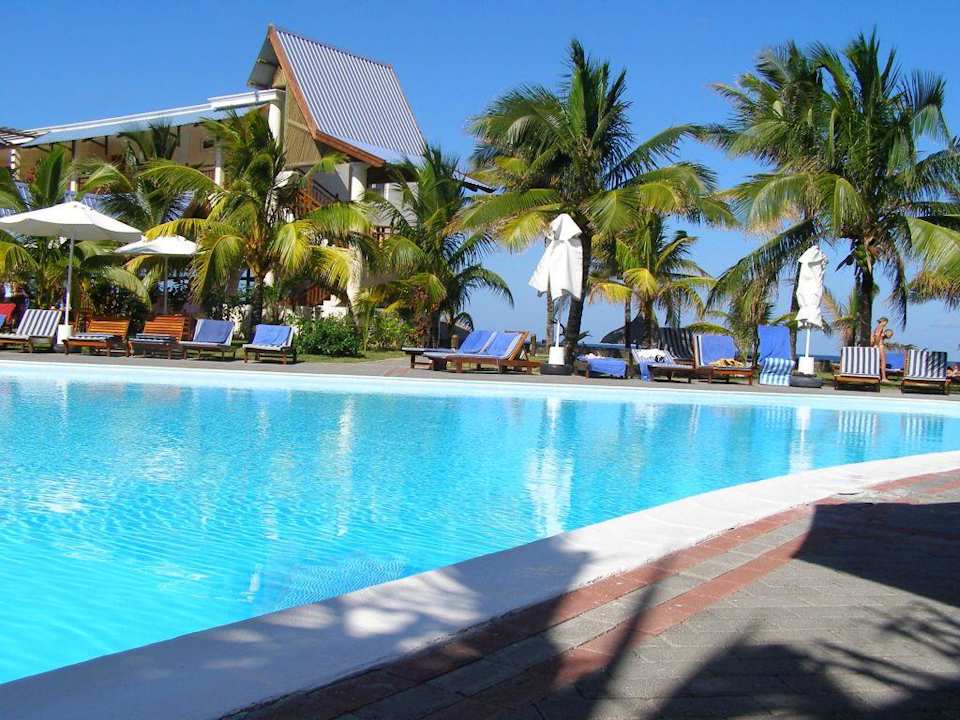 Am Pool Le Peninsula Bay Beach Resort & Spa