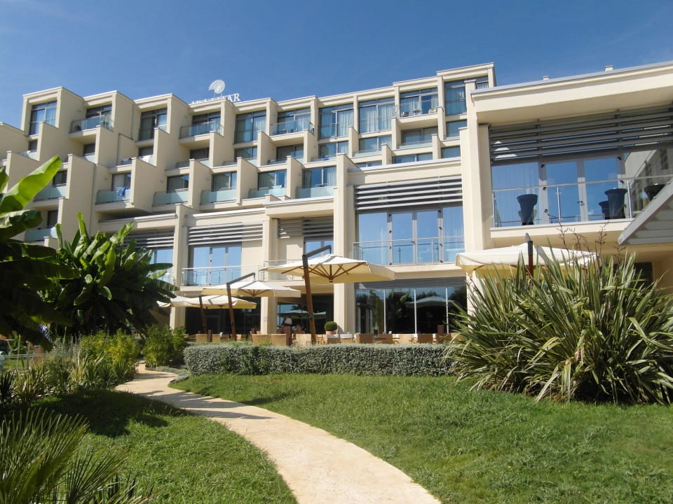 Rückansicht, vorne die Lobby-Bar Valamar Parentino Hotel