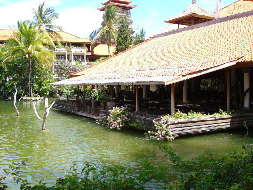 Teich & Frühstück Ayodya Resort Bali