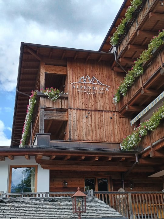 Außenansicht Hotel Alpenblick