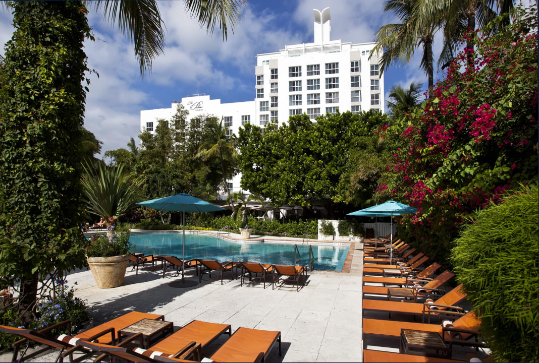 Garten und Pool The Palms Hotel & Spa