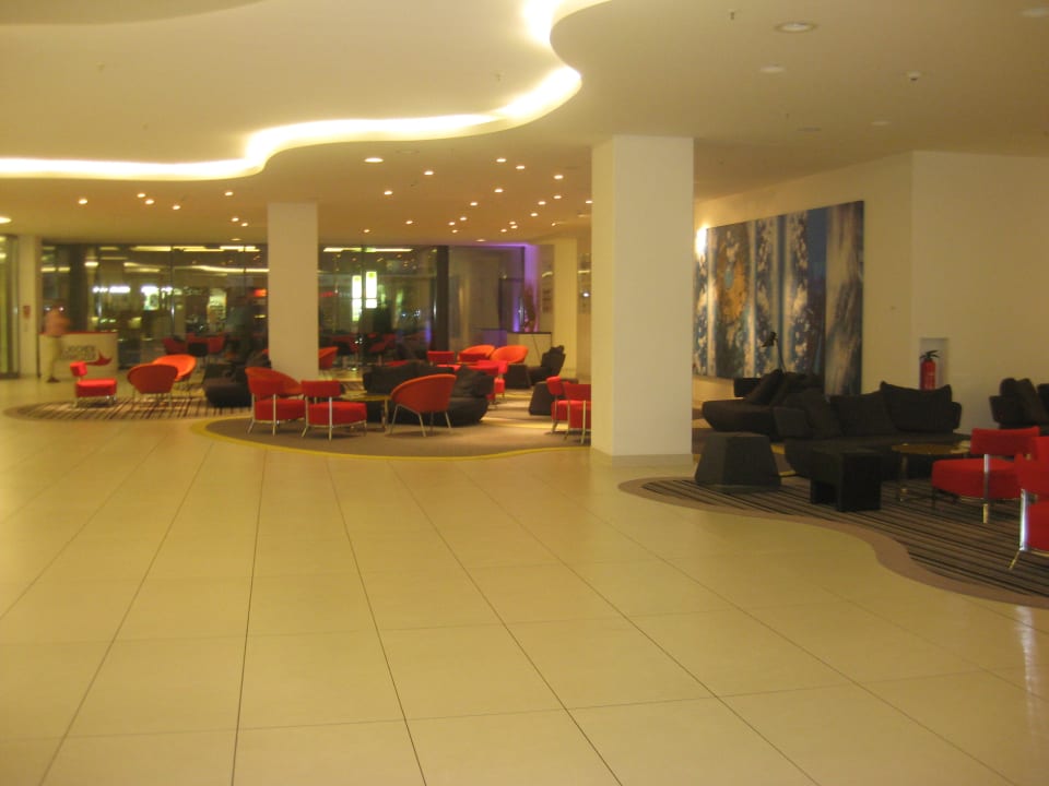 Rezeption gegenüber Vienna House by Wyndham Andel's Berlin