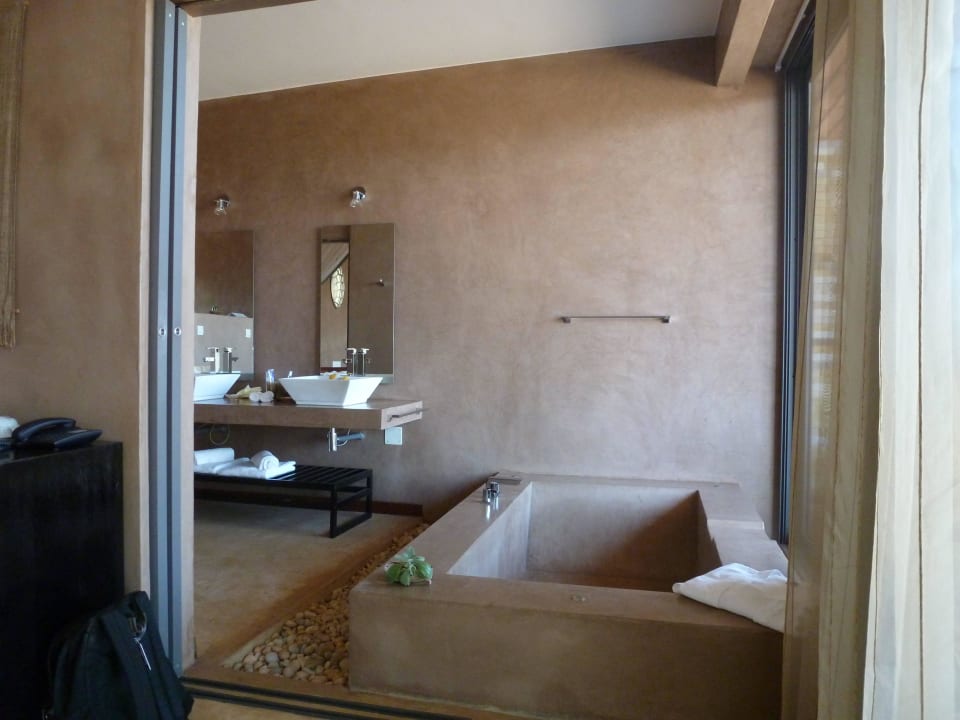 Badezimmer                                         Isalo Rock Lodge
