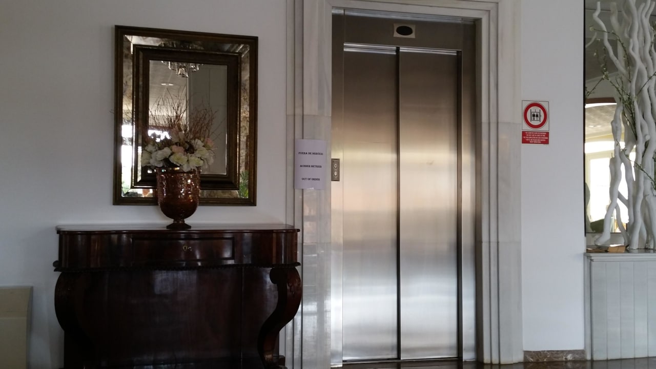 Einziger Fahrstuhl im Hauptgebäude Grupotel Farrutx