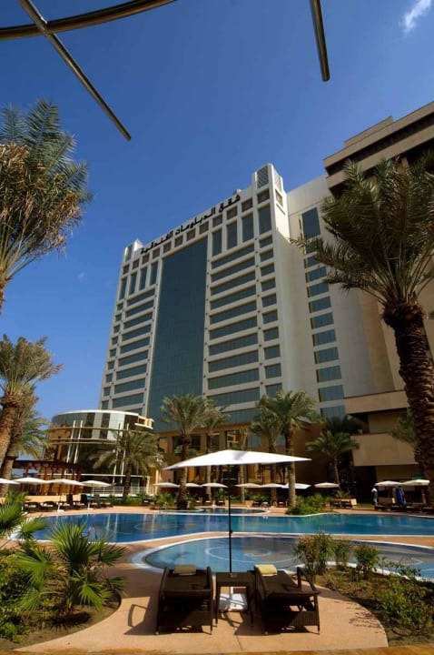 Poolside view The Diplomat Radisson Blu Hotel, Residence & Spa, Manama