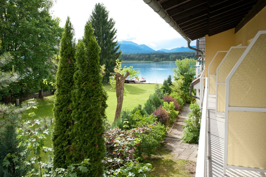 Ausblick Doppel und Einzelzimmer Pension Seevilla Wochinz