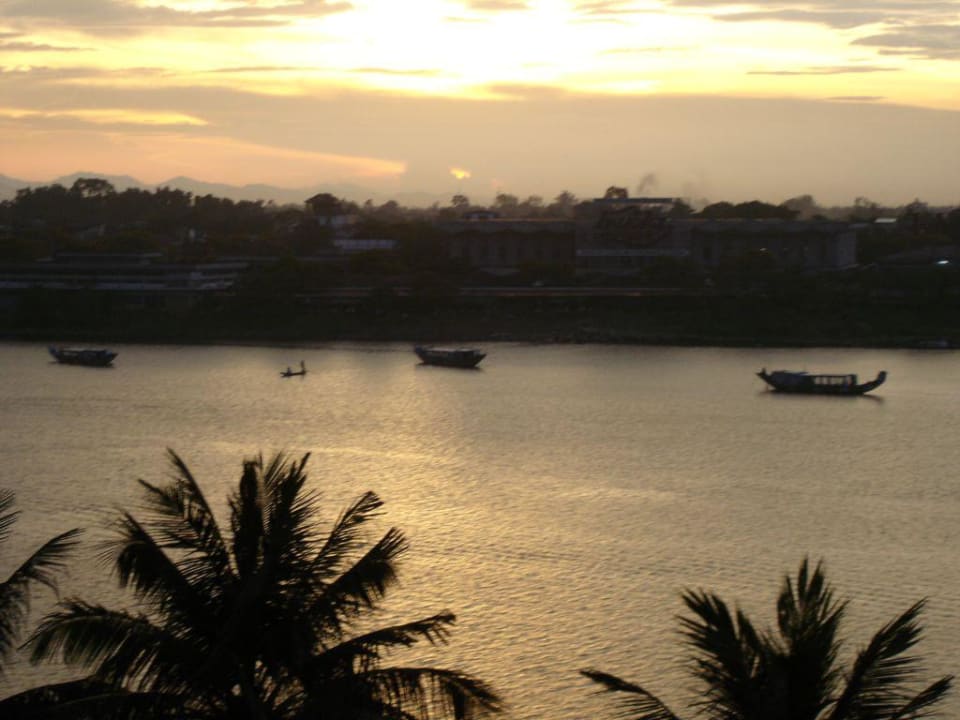 Flussblick vom Hotelzimmer aus Century Riverside Hotel