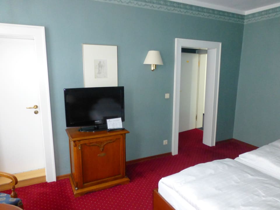 Flachbildschirm im Zimmer 109 Hotel Sächsischer Hof Meiningen
